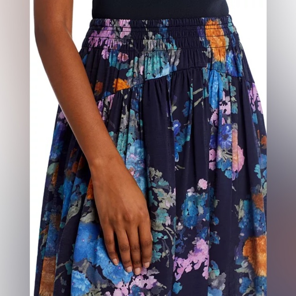 NWOT VINCE Painted Bouquet Printed Midi Skirt
Size Small - Picture 4 of 11
